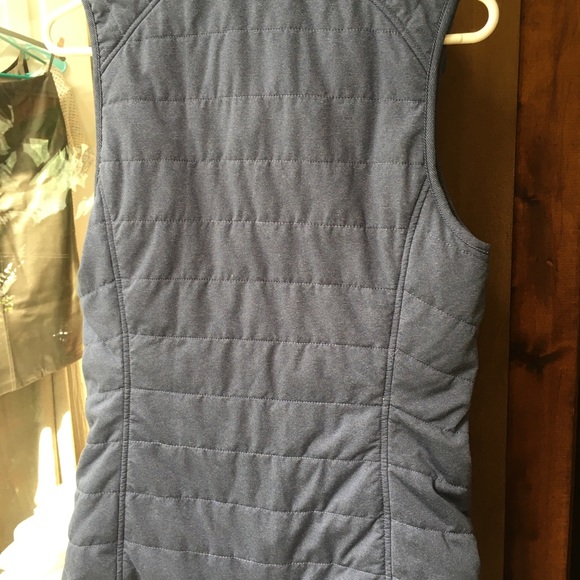 Columbia quilted blue vest. Full zip. Soft. High Collared neck. Size S. - Picture 6 of 6